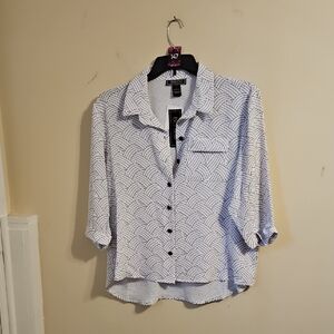 NYCC Black and White Patterned Button Down Blouse. NWT